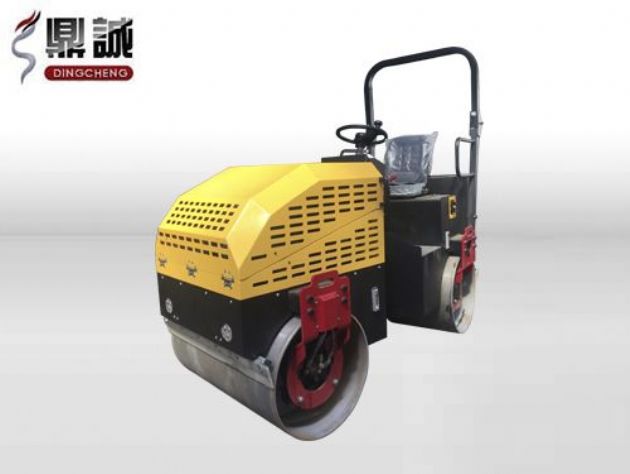 點(diǎn)擊查看詳細(xì)信息<br>標(biāo)題：2.5噸全液壓座駕式振動(dòng)壓路機(jī) 閱讀次數(shù)：14205