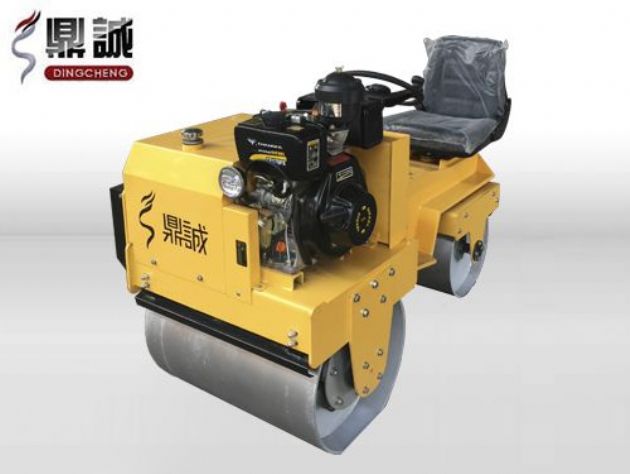 點(diǎn)擊查看詳細(xì)信息<br>標(biāo)題：DC850C座駕式壓路機(jī) 閱讀次數(shù)：14852
